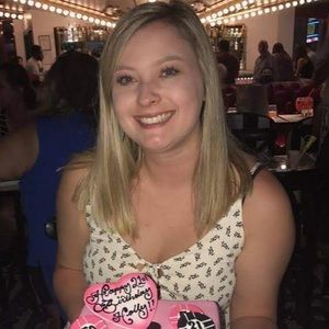 Meet your Posher, Holly